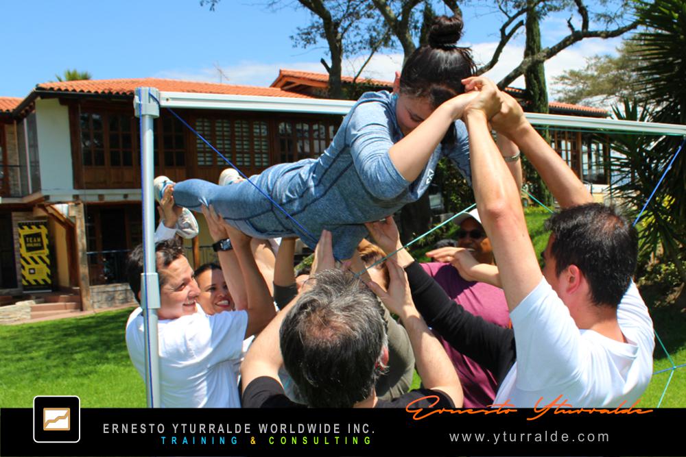 Talleres de Team Building para equipos de alto rendimiento en LATAM