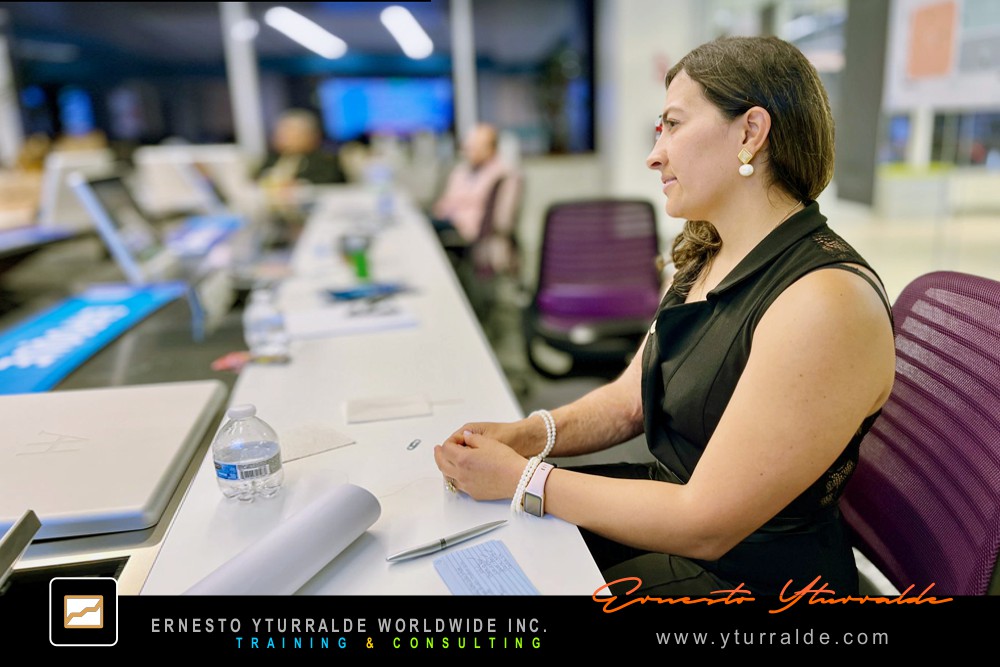 Team Building Max LATAM con ejercicios de confianza y colaboración vivencial